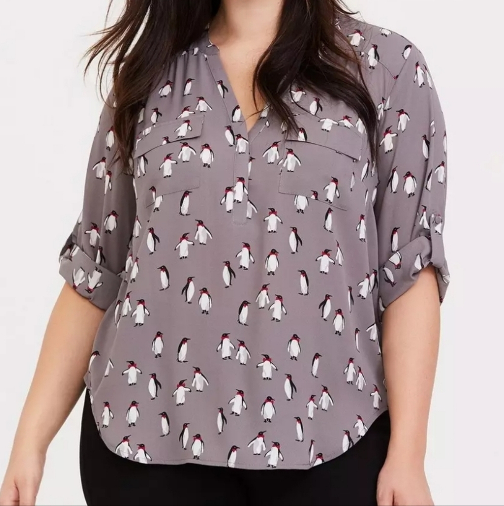 Torrid Harper Top Size 1 Penguins with Bowties